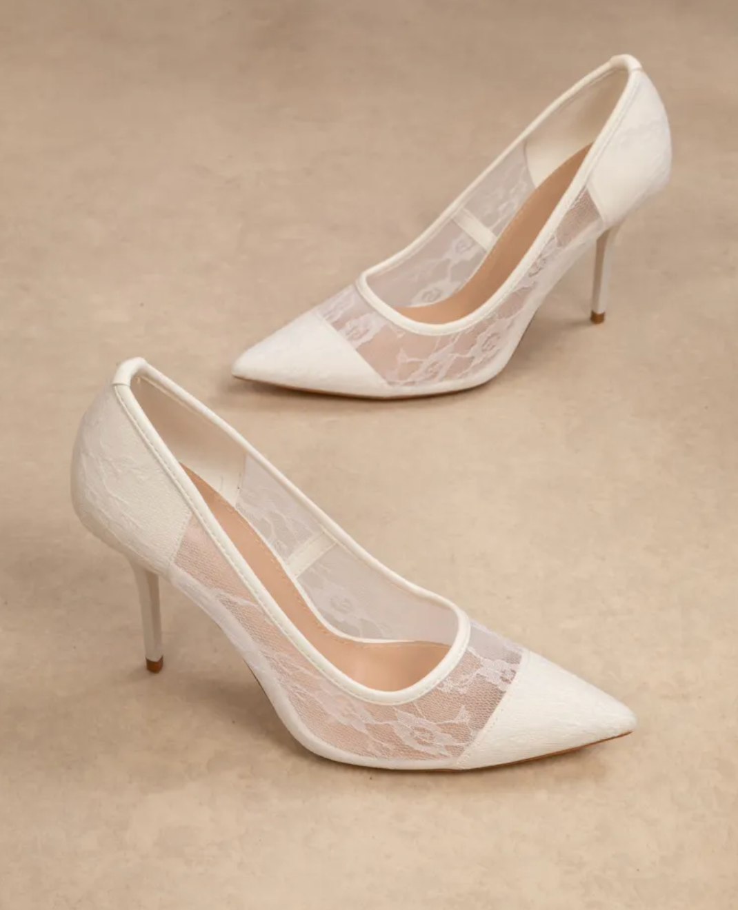 sublime talon escarpin chic en blanc et broderie transparente élégance assuré chez Moodbxl.com